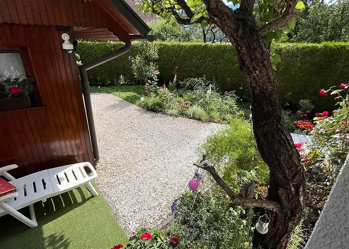 Cvetlicni Vrt Πανσιόν *